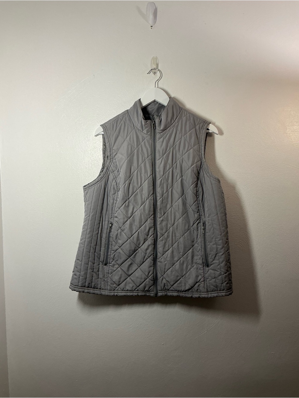 Relativity Light Gray Quilted Puffer Vest Size 2X
